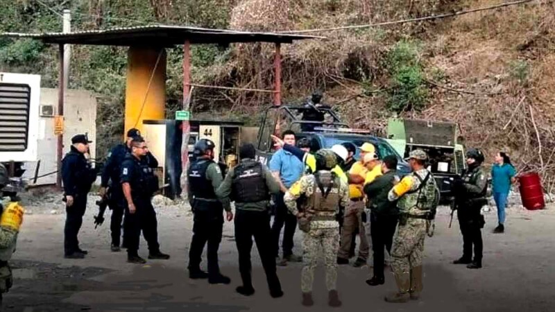 Inundación en mina de oro de Sinaloa deja a cuatro mineros atrapados