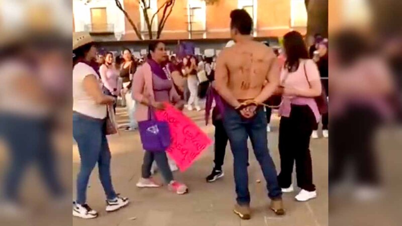"¿Y la pensión?”: mujer enfrenta a su esposo y novia en plena marcha feminista