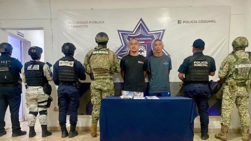Capturan a dos narcomenudistas en la carretera Costera Sur de Cozumel