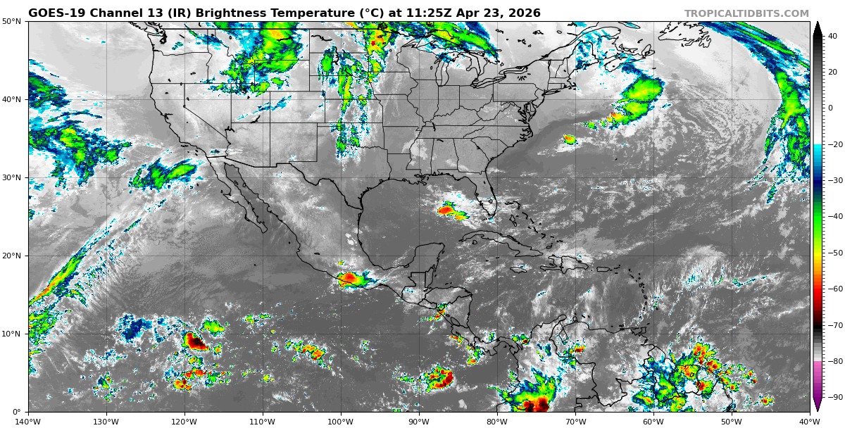 Cielo medio nublado a nublado con lluvias puntuales fuertes, así como intervalos de chubascos en Quintana Roo.