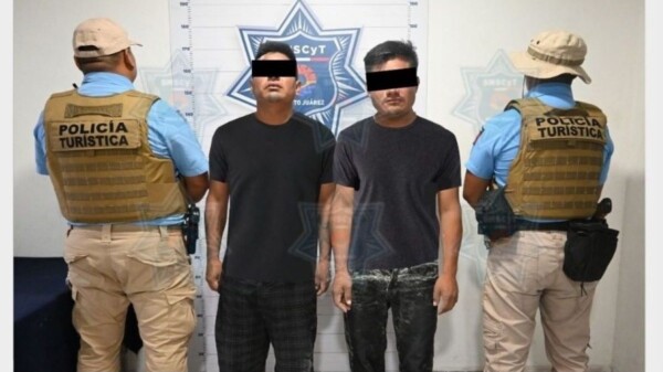 Presentan a detenidos tras incidente con moto acuática en la Zona Hotelera de Cancún