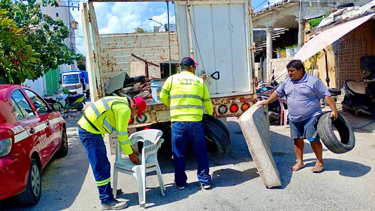 Gobierno de Isla Mujeres reafirma su compromiso con la salud de las familias a través del Programa Permanente de Descacharrización