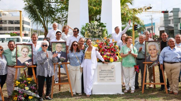 Entre cancunenses, rinde Ana Paty Peralta homenaje a pioneros de la ciudad