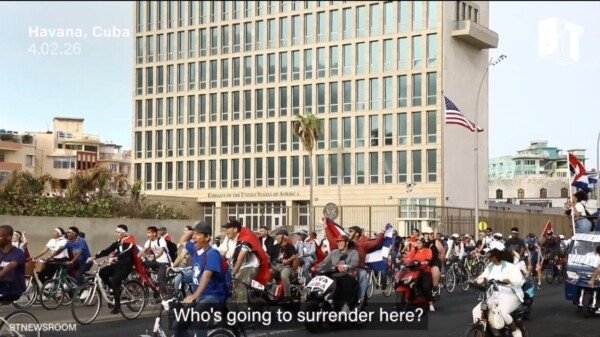 Miles de cubanos protestan contra el bloqueo de EU