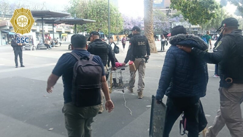 Detienen a sujeto que daba animales en adopción a cambio de dinero