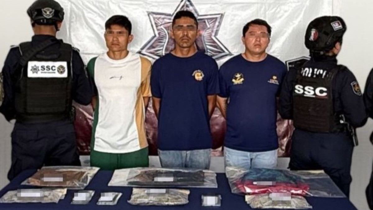 Sorprenden a tres sujetos intercambiando narcóticos en la isla de Cozumel