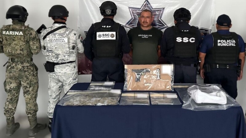 Detienen a sujeto con drogas y arma de fuego en la isla de Cozumel