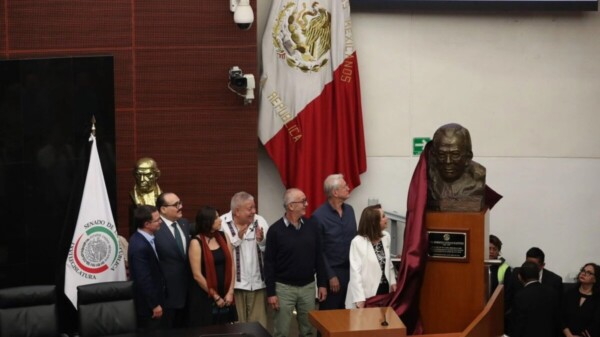 Heberto Castillo Martínez regresa al Senado