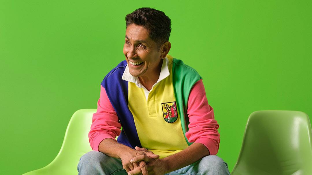 Jorge Campos lanza colección de ropa inspirada en sus icónicos colores