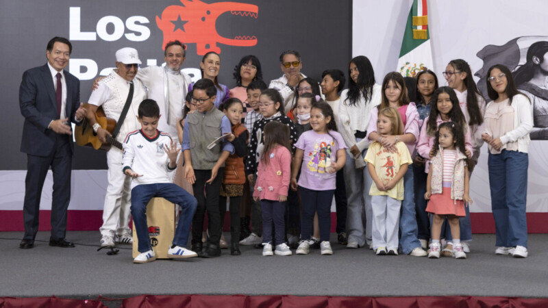 Celebra Sheinbaum el Día de la Niña y el Niño