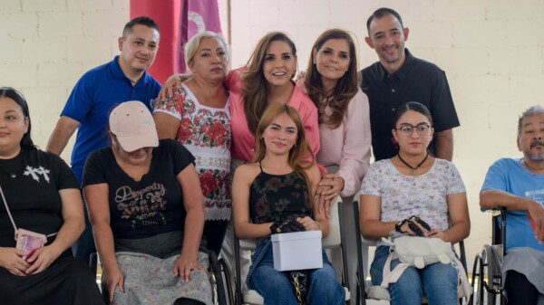 Acompaña Pablo Gutiérrez a Mara Lezama en entrega de prótesis que transforman vidas en Cancún