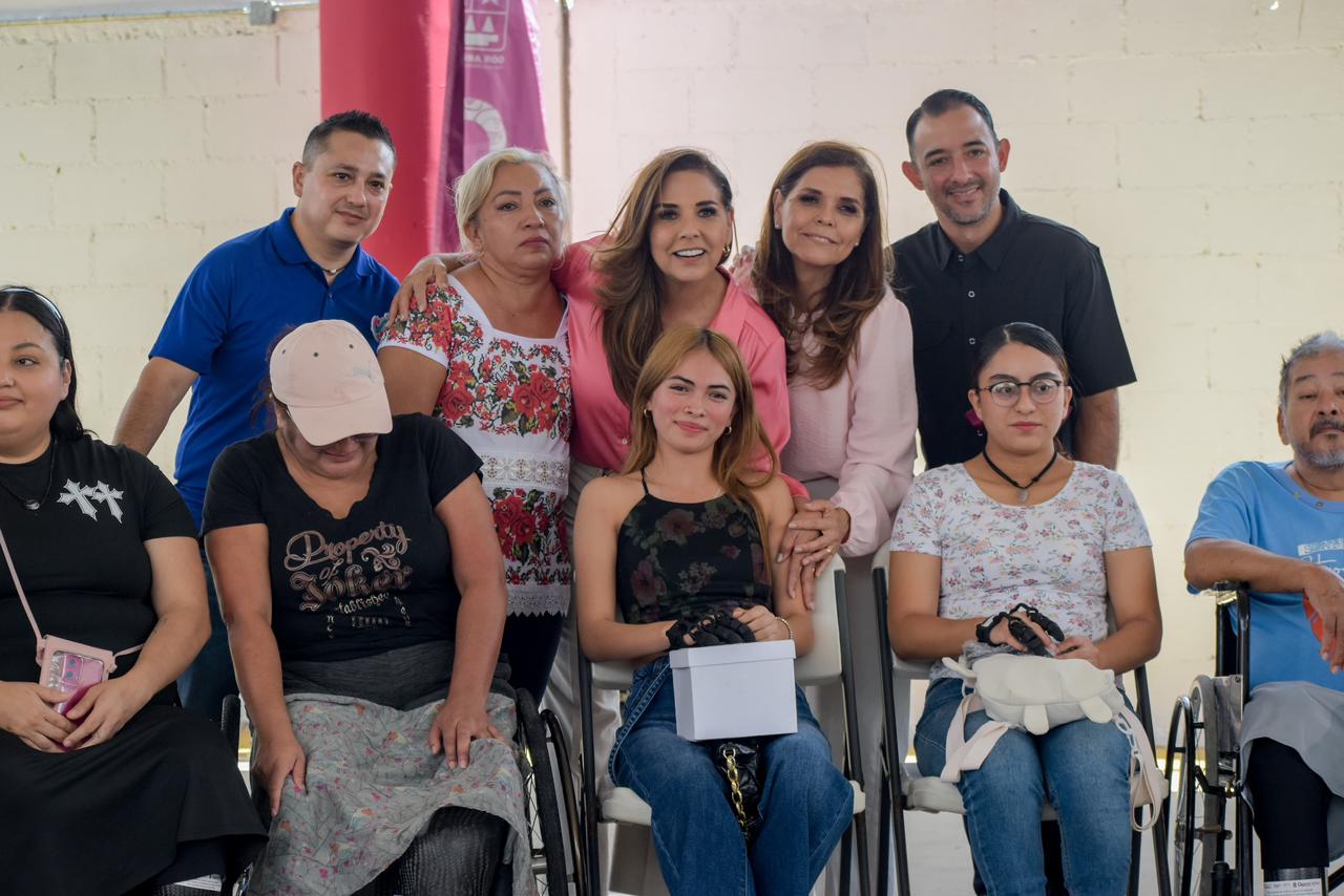 Acompaña Pablo Gutiérrez a Mara Lezama en entrega de prótesis que transforman vidas en Cancún