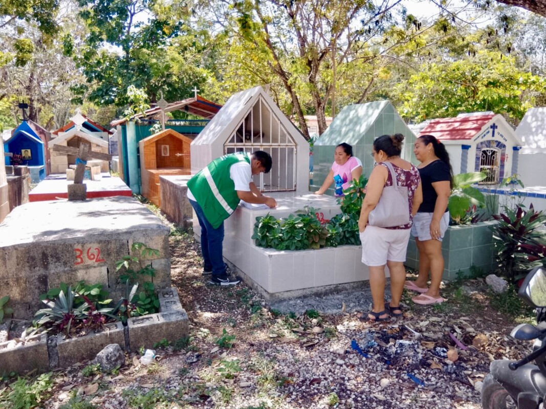Actualiza gobierno de Puerto Morelos registro de tumbas en el panteón municipal