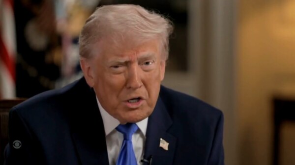 “No soy un pedófilo”, truena Trump contra periodista