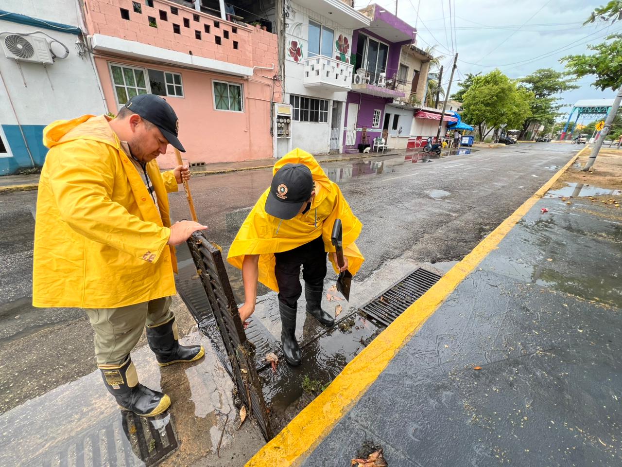 Protección Civil refuerza acciones preventivas y de atención por lluvias en Isla Mujeres