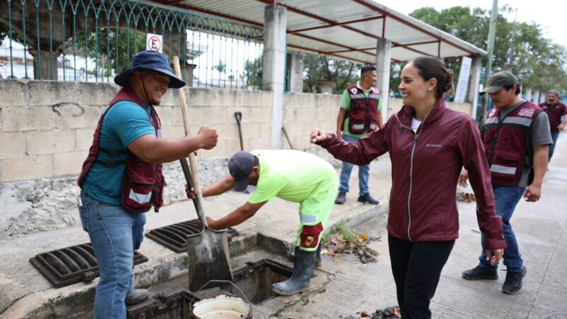 Redobla Ana Paty Peralta limpieza de rejillas y pozos de absorción para beneficio de ciudadanos