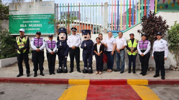 Gobierno Municipal implementa operativo en escuelas por el regreso a clases en Isla Mujeres