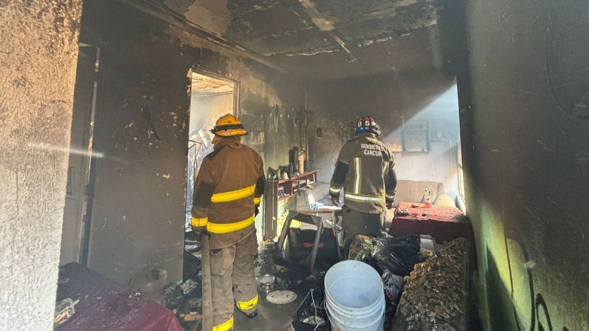 Atienden bomberos incendio en la Supermanzana 249; no se reportaron lesionados