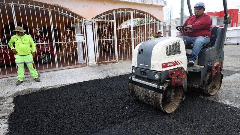 Atiende Ayuntamiento de BJ con mantenimiento vial la Supermanzana 23