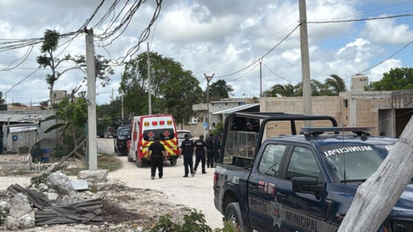 Ejecutan a balazos a una mujer en una tienda en la colonia Bahía Real en Cancún