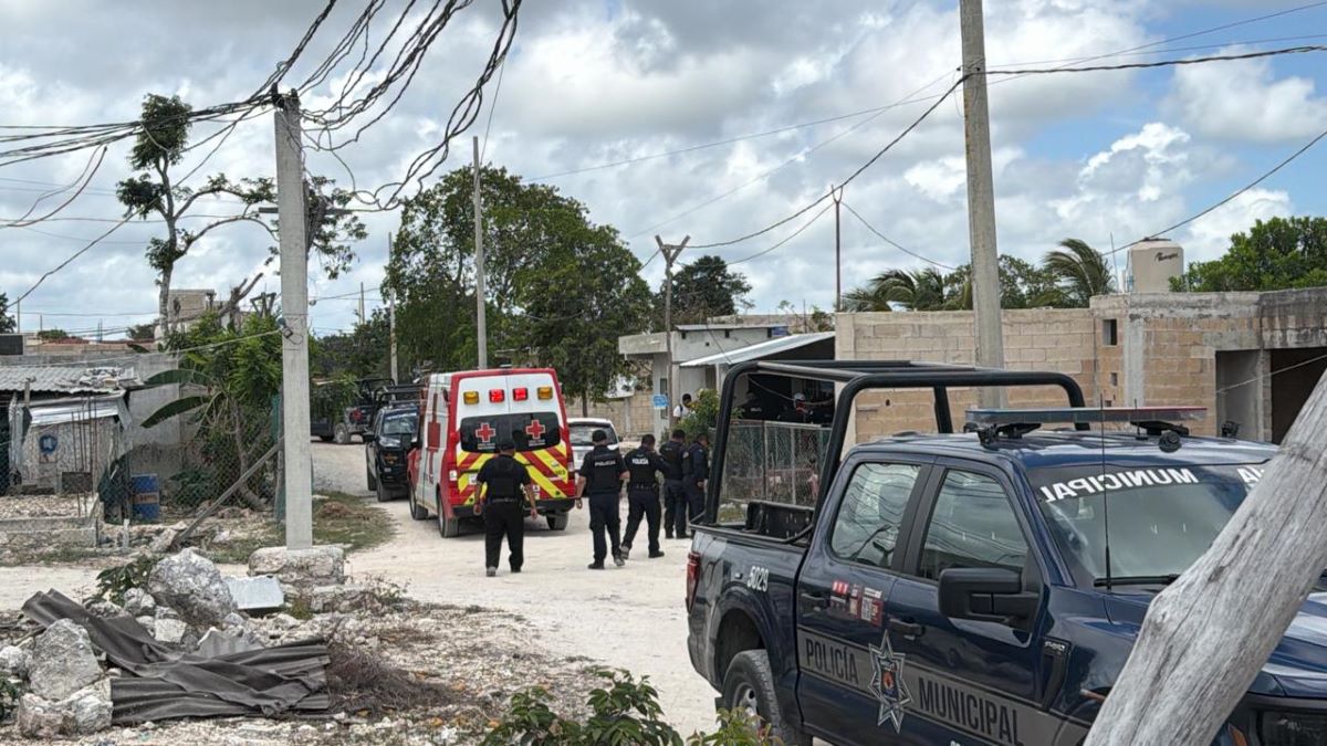 Ejecutan a balazos a una mujer en una tienda en la colonia Bahía Real en Cancún