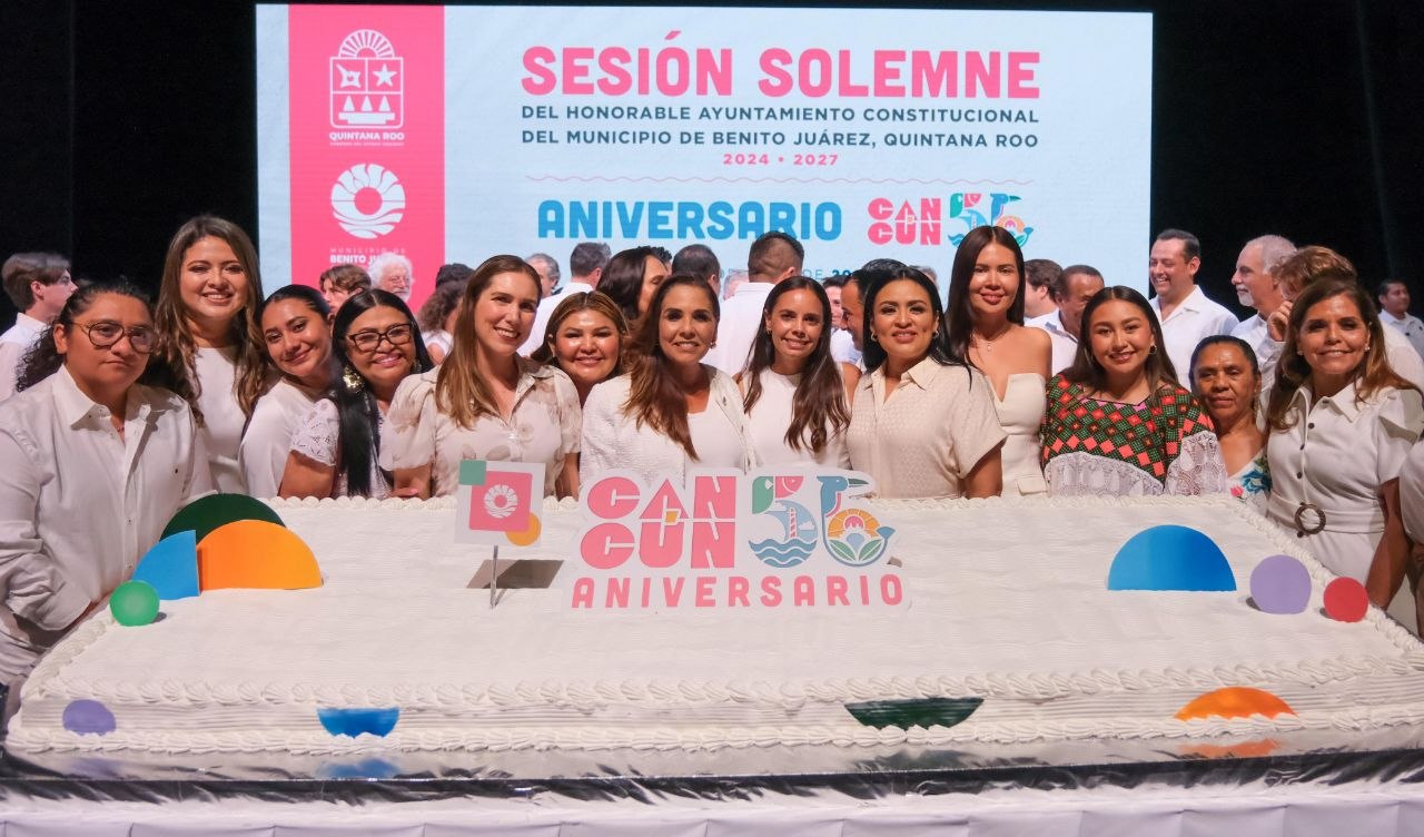 Asiste Blanca Merari a la conmemoración del 56 aniversario de Cancún