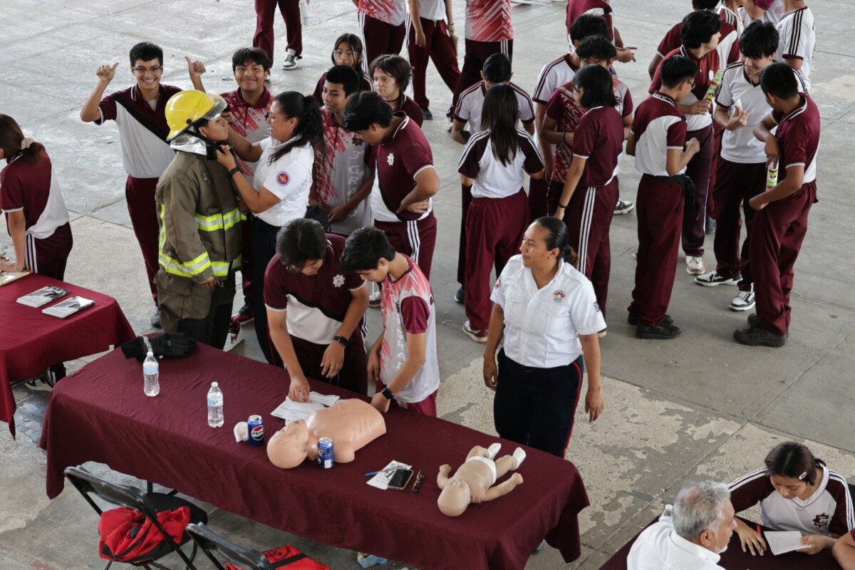 Fortalece el DIF Benito Juárez la cultura de la legalidad entre la juventud; realiza feria preventiva para promover la paz y la participación informada en estudiantes.