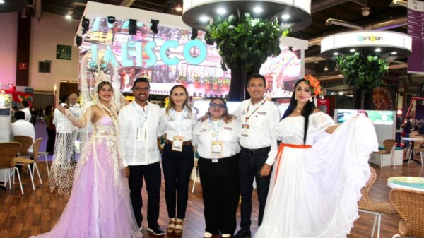 Isla Mujeres fortalece su promoción turística con la campaña Paraíso con Corazón en el Tianguis Turístico de México en Acapulco