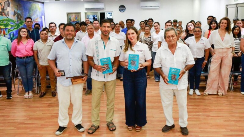 Presentan en Isla Mujeres el libro “Mi sal, el remo y la tormenta” de Luciano Núñez