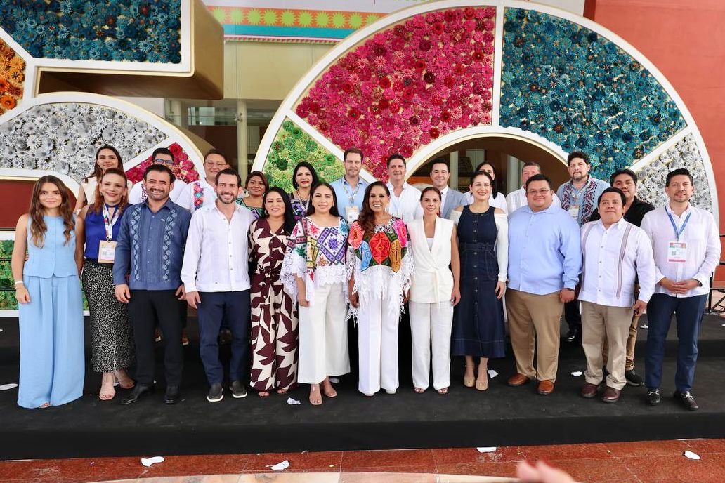 La presidenta municipal estuvo presente en la inauguración del Pabellón del Caribe Mexicano en Acapulco, donde destacó la amplia oferta turística del destino para seguir consolidando su crecimiento.