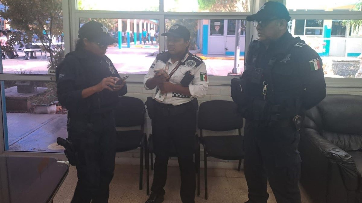 Reporte de supuestas armas moviliza a la Policía de Cancún al Bachilleres de la Sm 91