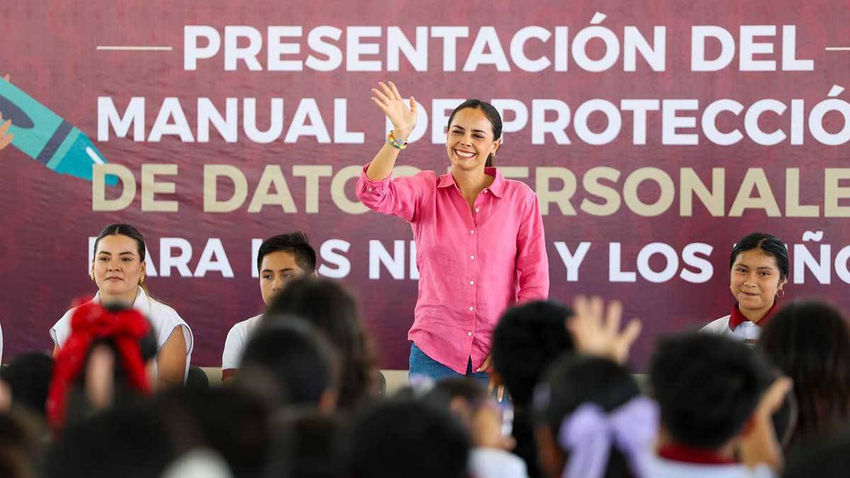 Prioriza Ana Paty Peralta cuidado de infancias con manual de protección de datos personales
