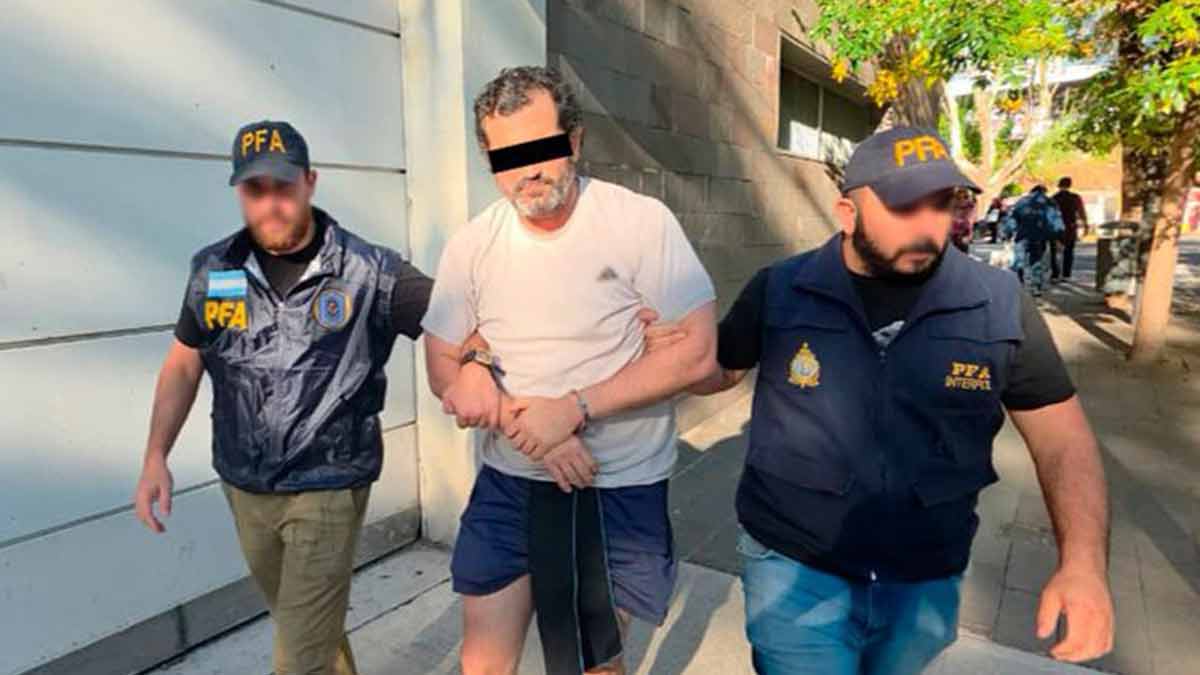 Cae en Argentina contralmirante de la Semar implicado en red de huachicol