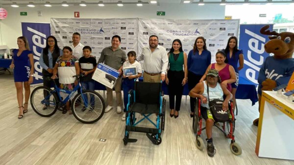 Fundación TELMEX Telcel otorga oportunidades de desarrollo mediante la entrega de apoyos sociales