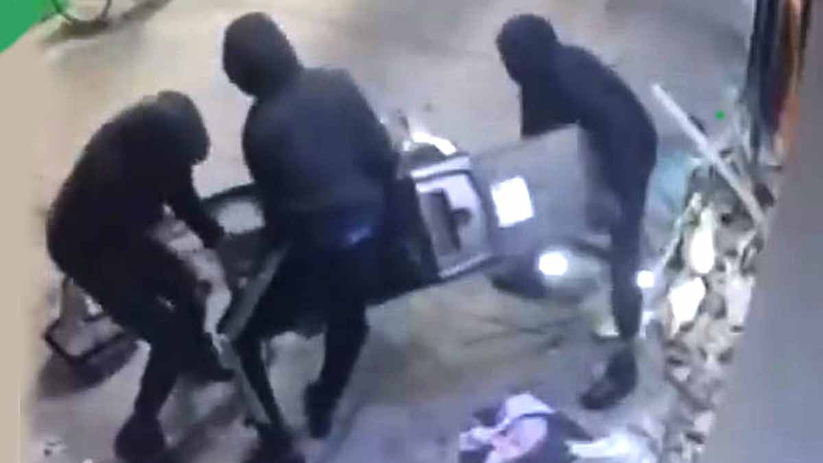 Banda de asaltantes en Chicago es captada robando un cajero completo