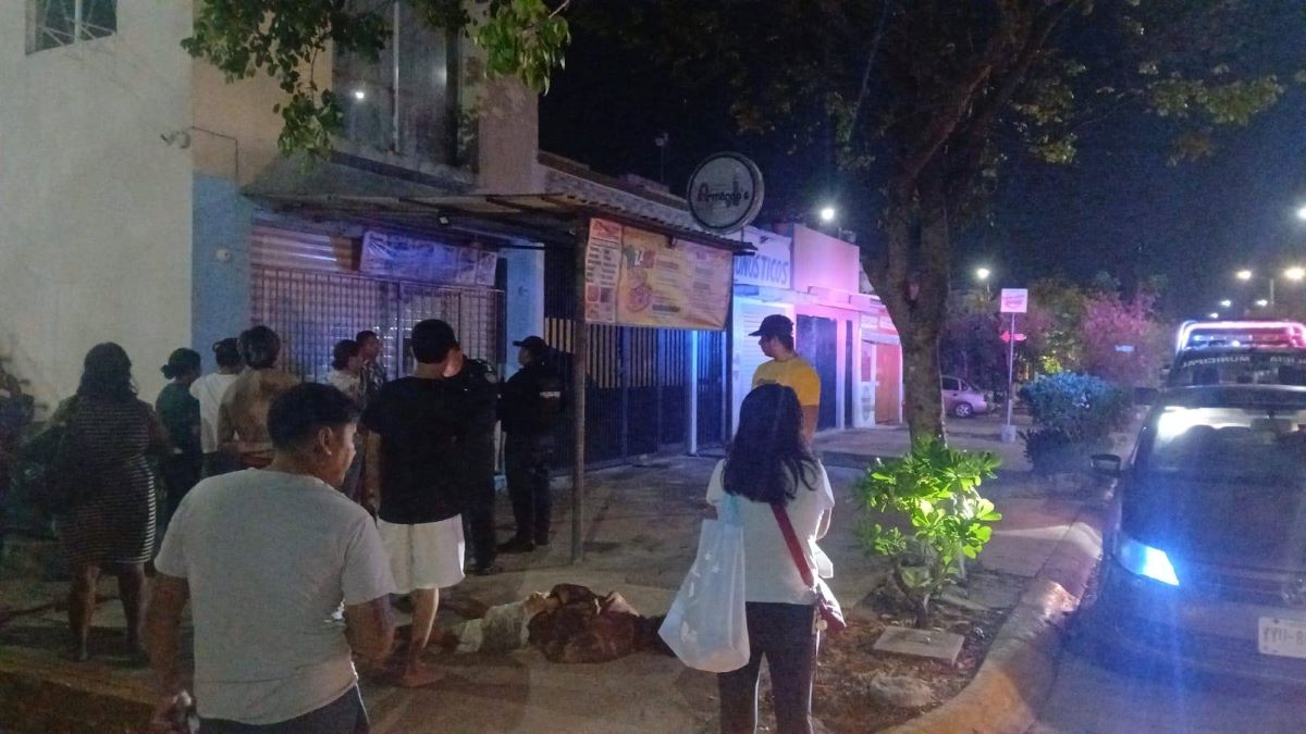 Vecinos de Paraíso Maya frustran robo a pizzería y detienen a presunto ladrón