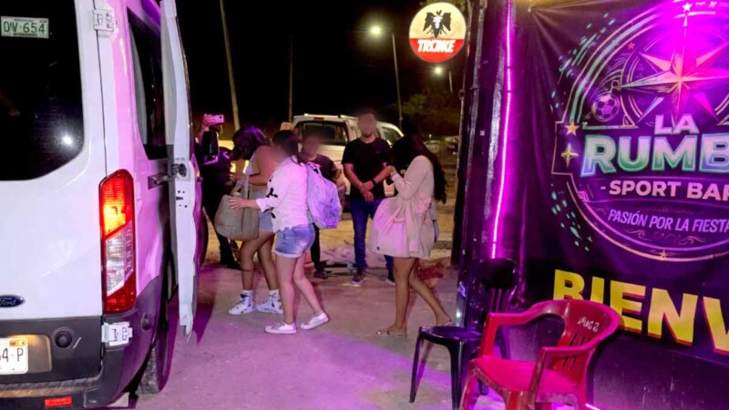 Resguardan a 18 mujeres presuntas víctimas de explotación sexual en bar de Cancún