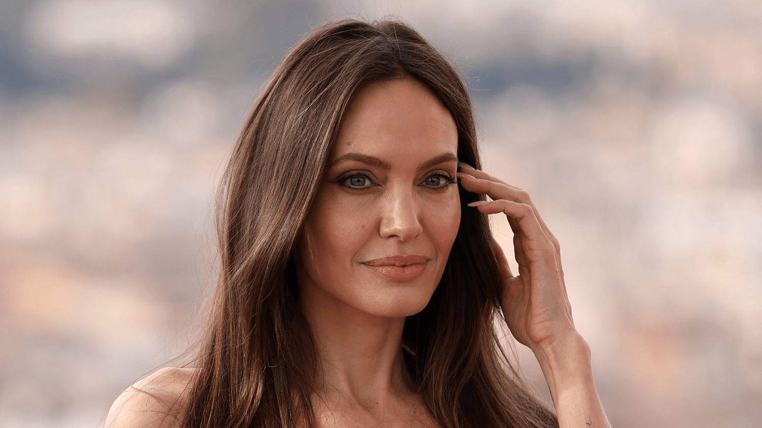 Angelina Jolie se despide de Hollywood