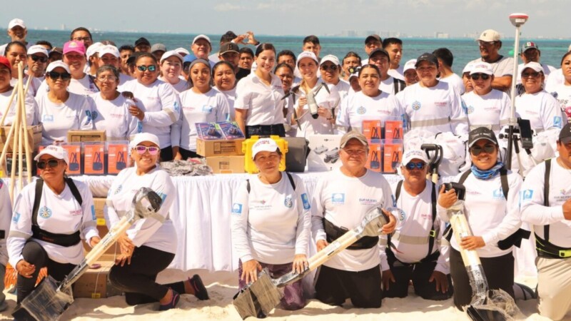 Gobierno de Isla Mujeres refuerza a ZOFEMAT con entrega de equipo y herramientas de trabajo
