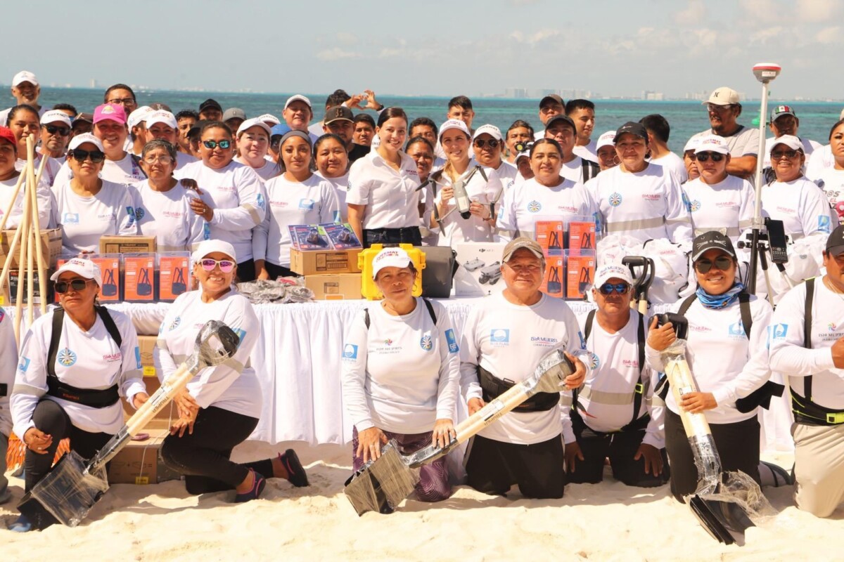 Gobierno de Isla Mujeres refuerza a ZOFEMAT con entrega de equipo y herramientas de trabajo