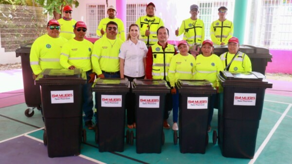 Atenea fortalece los servicios de limpieza con nuevos contenedores de basura