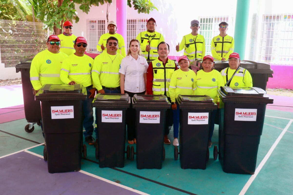 Atenea fortalece los servicios de limpieza con nuevos contenedores de basura