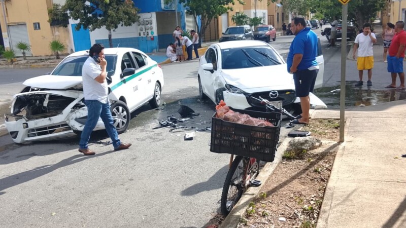 Choque deja cuatro lesionados en Paseos del Mar en Cancún