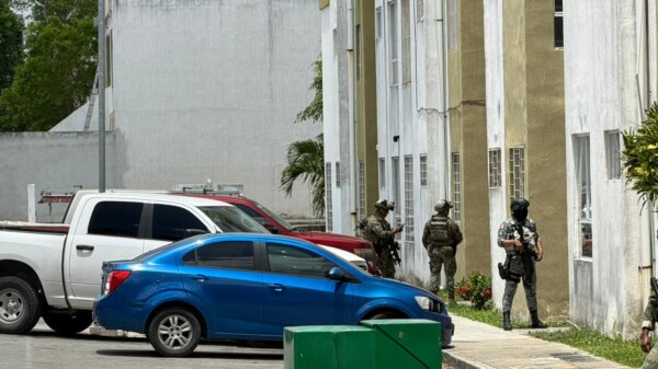 Catean autoridades un domicilio en la SM 248 de Cancún