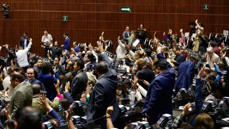 Aplican diputados ‘fast track’, posponen comicios judiciales