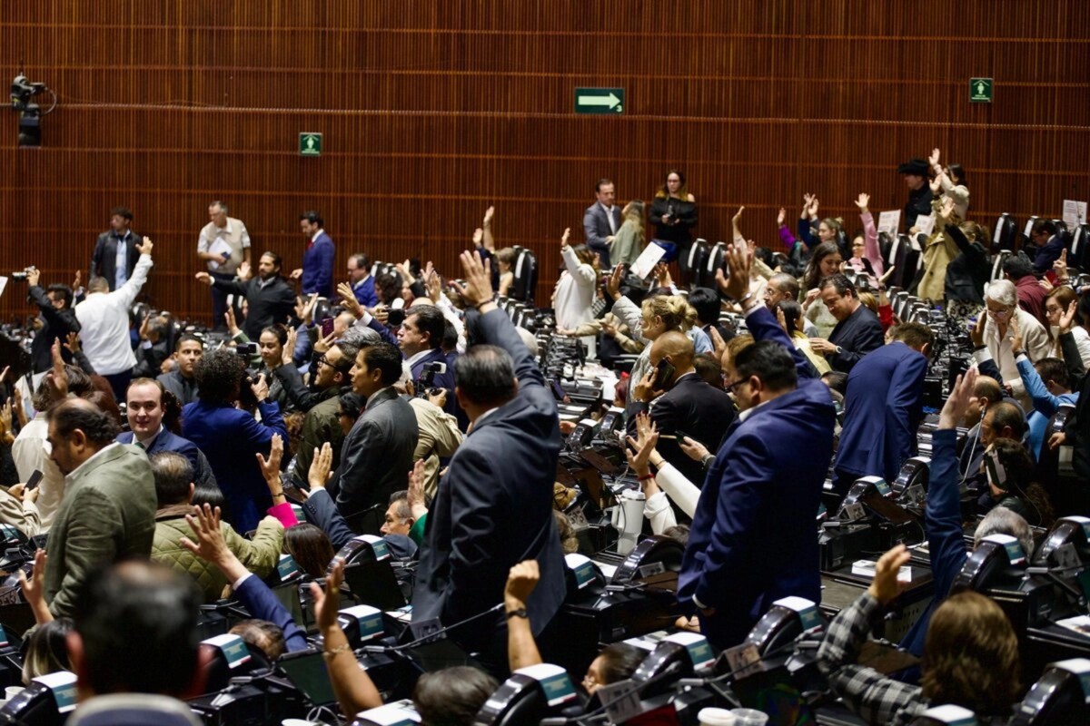 Aplican diputados ‘fast track’, posponen comicios judiciales