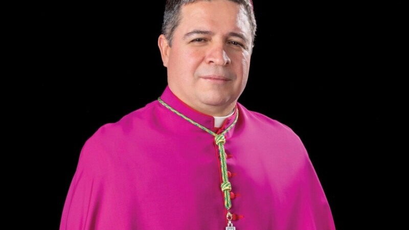 Papa León XIV nombra a ex indocumentado como obispo en EU