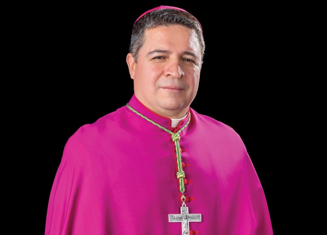 Papa León XIV nombra a ex indocumentado como obispo en EU