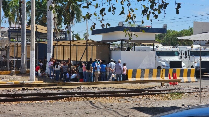 Riña en penal de Aguaruto, Sinaloa, deja al menos siete internos muertos