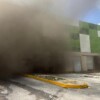 Se incendia Plaza Mis Héroes de Cancún